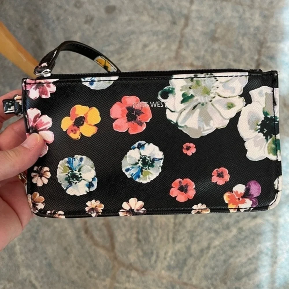 Nine West Black Floral Wristlet NWOT